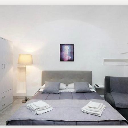 Holiday Home Tarsia Vicino Piazza Dante - Toledo Naples Extérieur photo