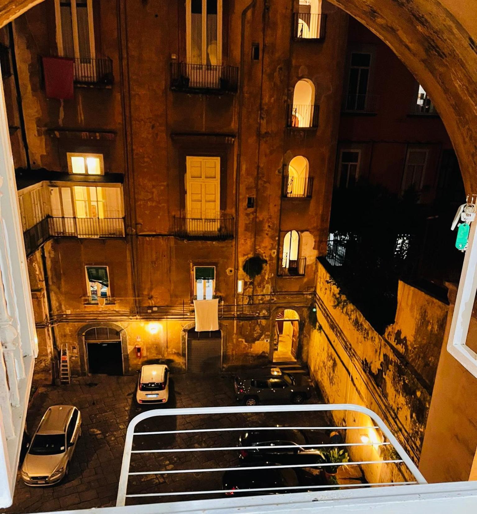 Holiday Home Tarsia Vicino Piazza Dante - Toledo Naples Extérieur photo