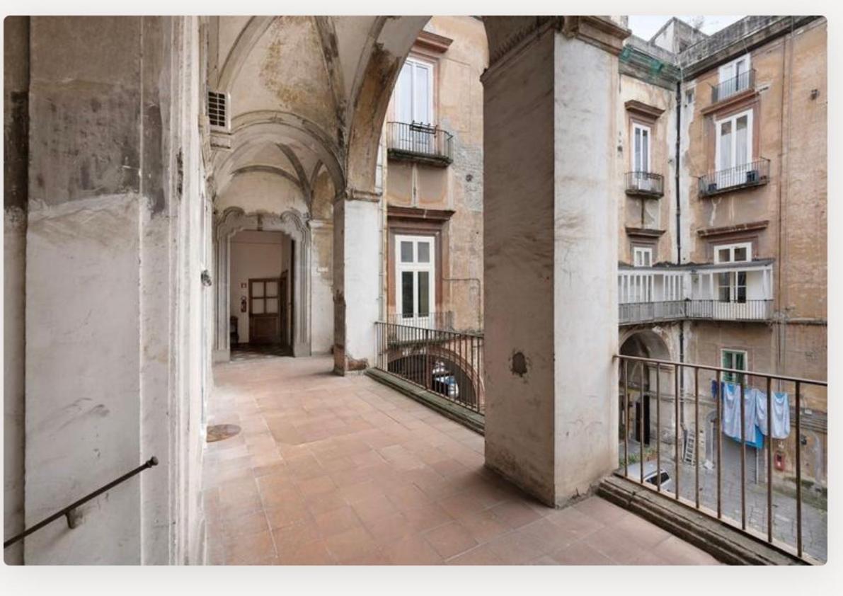 Holiday Home Tarsia Vicino Piazza Dante - Toledo Naples Extérieur photo