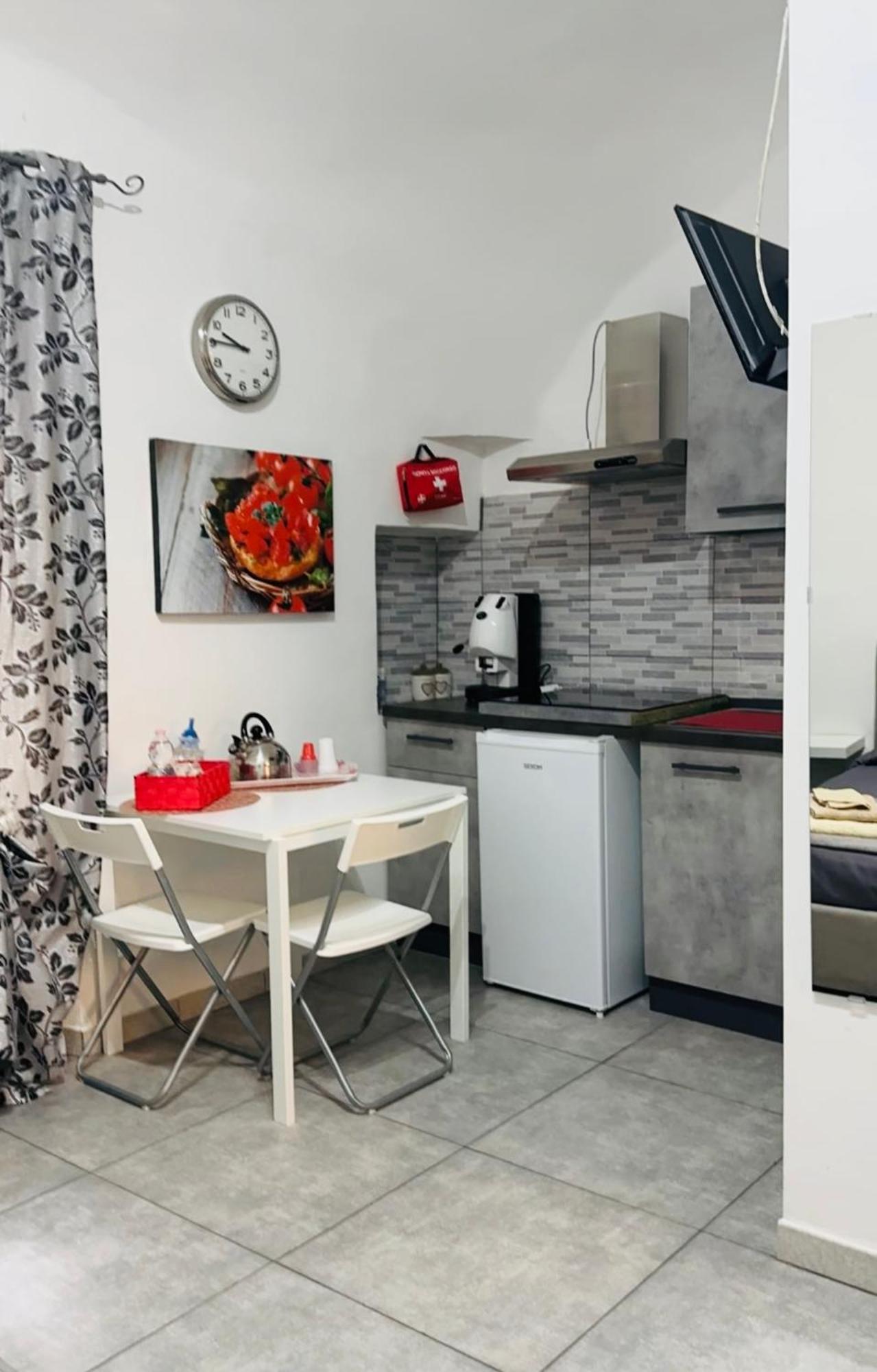 Holiday Home Tarsia Vicino Piazza Dante - Toledo Naples Extérieur photo